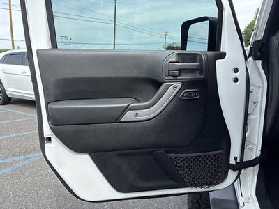 2014 Jeep Wrangler Unlimited 4WD 4dr Sahara