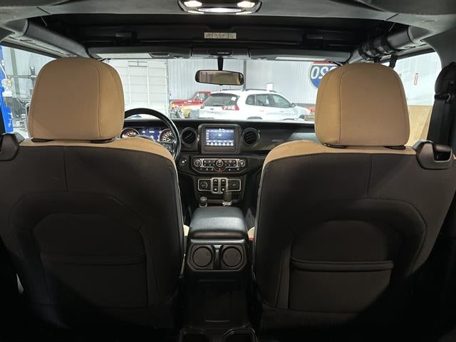 2020 Jeep Wrangler Black and Tan