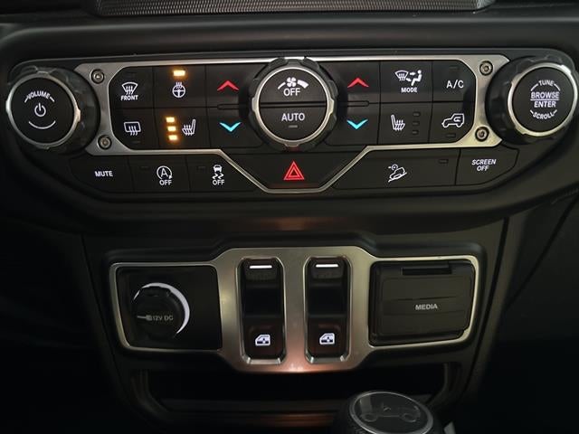 2020 Jeep Wrangler Black and Tan