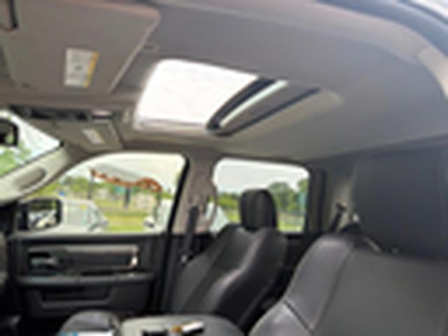 2017 RAM 1500 Night 4x4 Crew Cab 5'7" Box