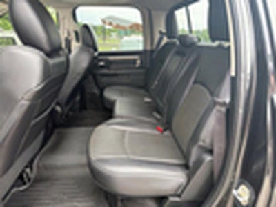 2017 RAM 1500 Night 4x4 Crew Cab 5'7" Box