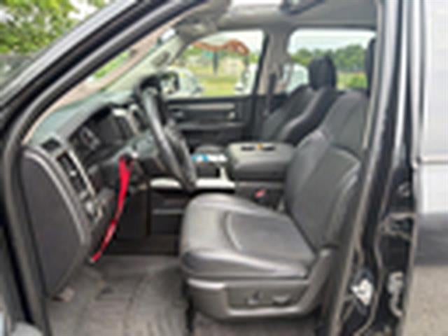 2017 RAM 1500 Night 4x4 Crew Cab 5'7" Box