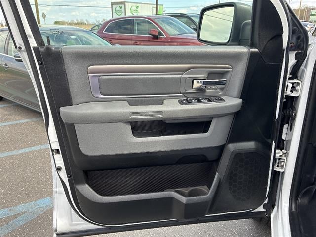 2018 RAM 1500 Big Horn 4x4 Crew Cab 6'4" Box