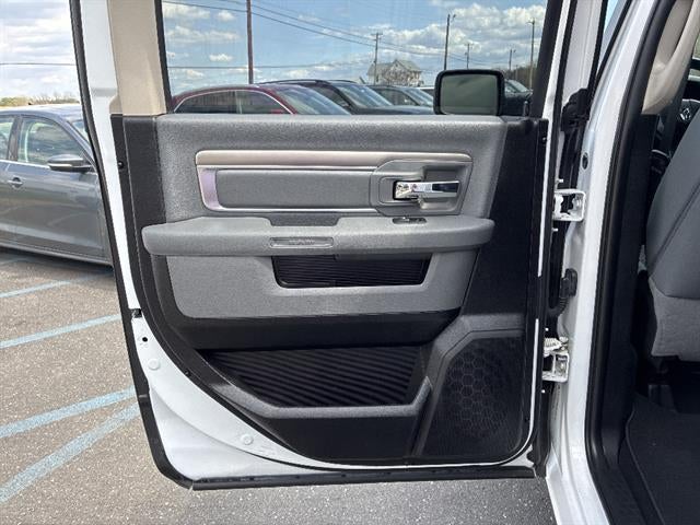 2018 RAM 1500 Big Horn 4x4 Crew Cab 6'4" Box