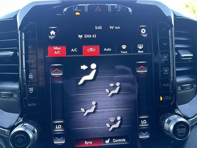 2020 RAM 1500 Laramie 4x4 Crew Cab 5'7" Box
