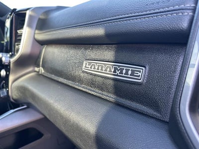 2020 RAM 1500 Laramie 4x4 Crew Cab 5'7" Box