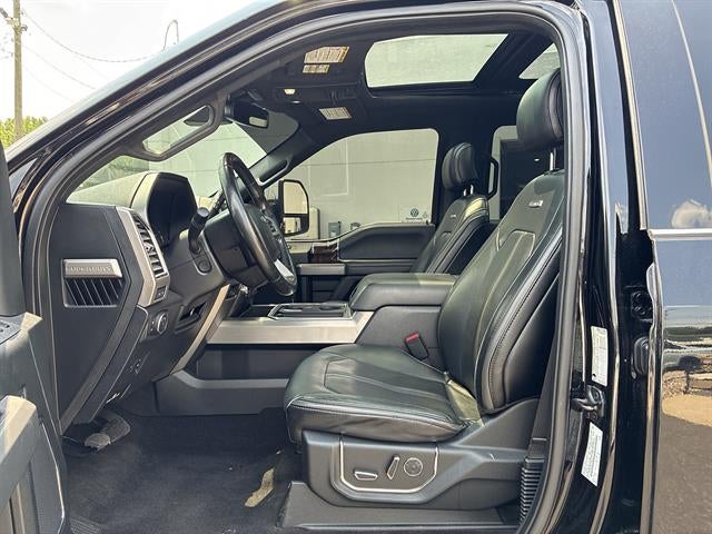 2017 Ford Super Duty F-250 SRW Platinum 4WD Crew Cab 6.75' Box