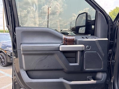 2017 Ford Super Duty F-250 SRW Platinum 4WD Crew Cab 6.75' Box