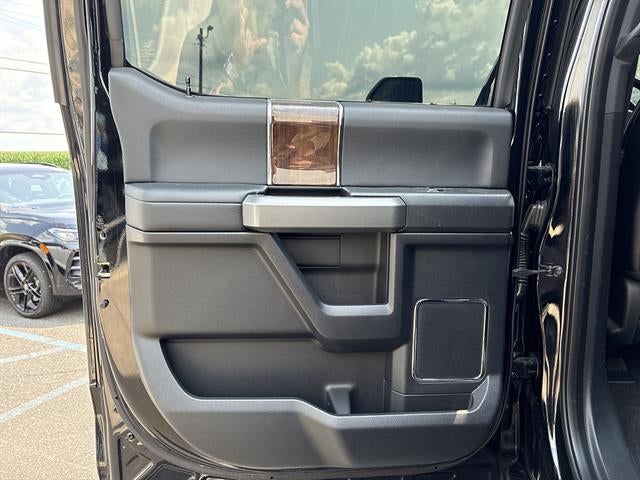 2017 Ford Super Duty F-250 SRW Platinum 4WD Crew Cab 6.75' Box