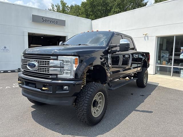 2017 Ford Super Duty F-250 SRW Platinum 4WD Crew Cab 6.75' Box