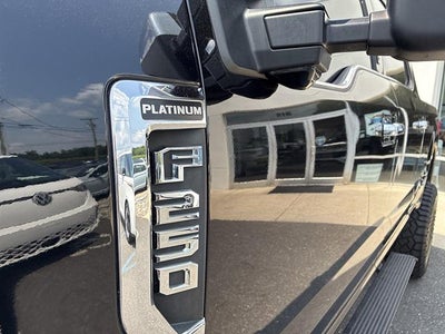 2017 Ford Super Duty F-250 SRW Platinum 4WD Crew Cab 6.75' Box