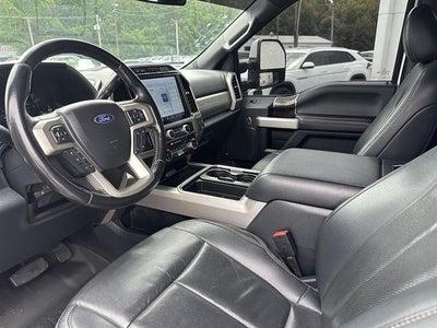 2022 Ford Super Duty F-250 SRW LARIAT 4WD Crew Cab 6.75' Box