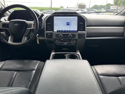 2022 Ford Super Duty F-250 SRW LARIAT 4WD Crew Cab 6.75' Box