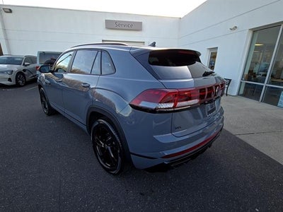 2026 Volkswagen Atlas Cross Sport 2.0T SEL R-Line Black