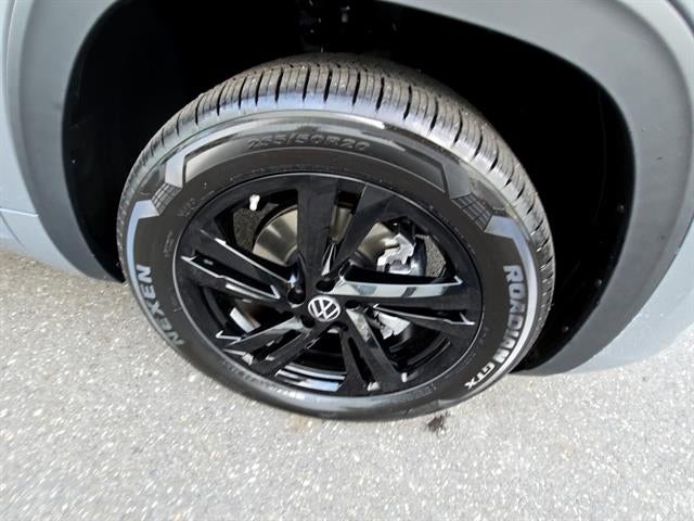 2026 Volkswagen Atlas Cross Sport 2.0T SEL R-Line Black