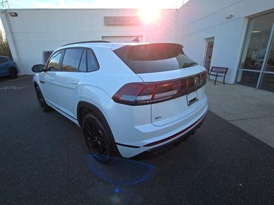 2026 Volkswagen Atlas Cross Sport 2.0T SEL R-Line Black