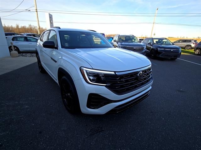 2026 Volkswagen Atlas Cross Sport 2.0T SEL R-Line Black