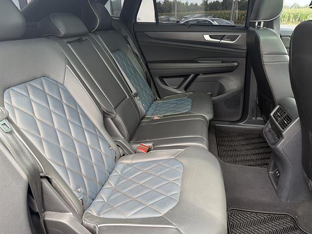 2024 Volkswagen Atlas Cross Sport 2.0T SEL Premium R-Line 4MOTION