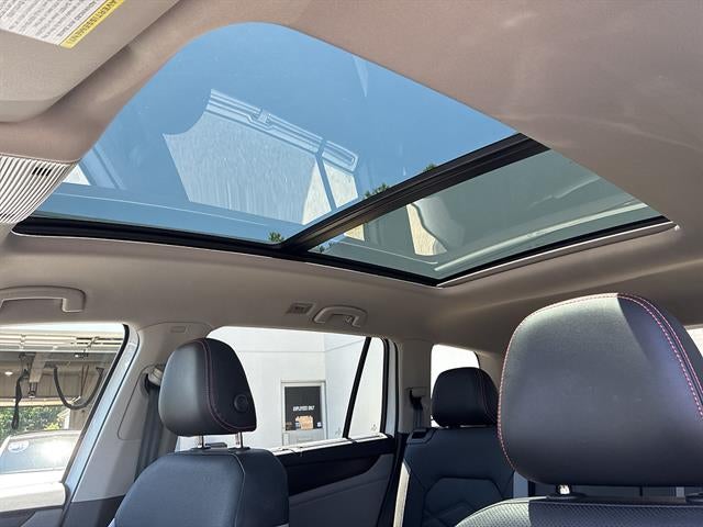2024 Volkswagen Atlas 2.0T Peak Edition SEL 4MOTION