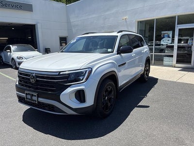 2024 Volkswagen Atlas 2.0T Peak Edition SEL 4MOTION