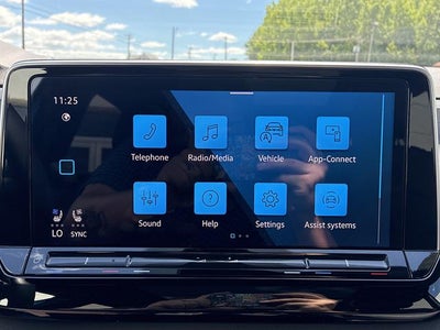 2024 Volkswagen Atlas Cross Sport 2.0T SE w/Technology 4MOTION