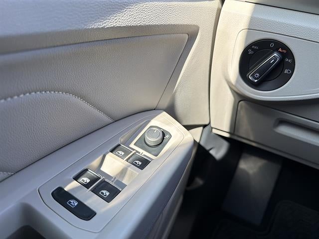 2023 Volkswagen Atlas 3.6L V6 SE w/Technology 4MOTION