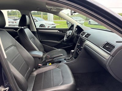2015 Volkswagen Passat 4dr Sdn 1.8T Auto Limited Edition PZEV