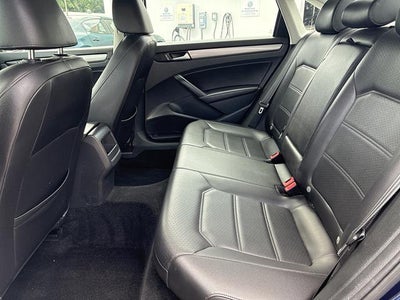 2015 Volkswagen Passat 4dr Sdn 1.8T Auto Limited Edition PZEV