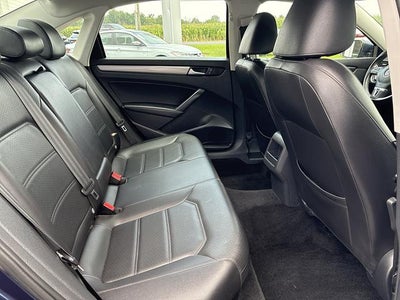 2015 Volkswagen Passat 4dr Sdn 1.8T Auto Limited Edition PZEV
