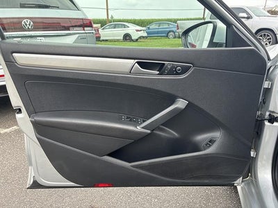 2016 Volkswagen Passat 4dr Sdn 1.8T Auto S PZEV