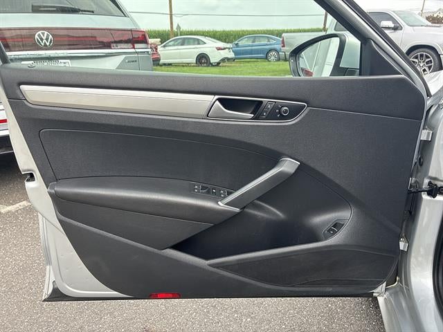 2016 Volkswagen Passat 4dr Sdn 1.8T Auto S PZEV