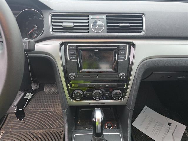 2016 Volkswagen Passat 4dr Sdn 1.8T Auto S PZEV