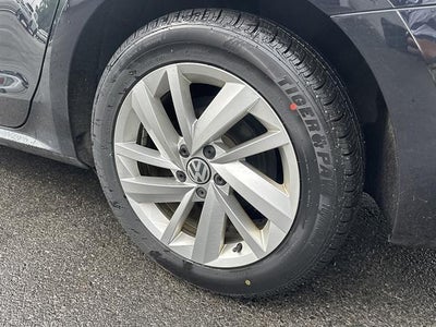 2018 Volkswagen Passat 2.0T SE Auto