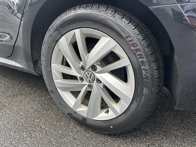 2018 Volkswagen Passat 2.0T SE Auto