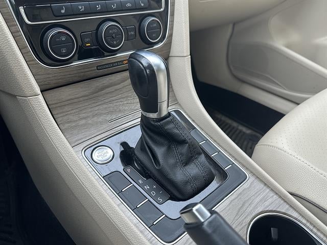 2018 Volkswagen Passat 2.0T SE Auto