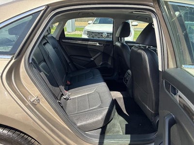 2016 Volkswagen Passat 4dr Sdn 1.8T Auto SE PZEV