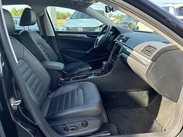 2018 Volkswagen Passat 2.0T SEL Premium Auto
