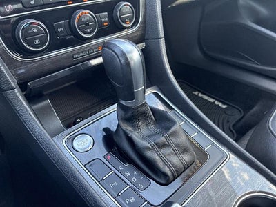 2018 Volkswagen Passat 2.0T SEL Premium Auto