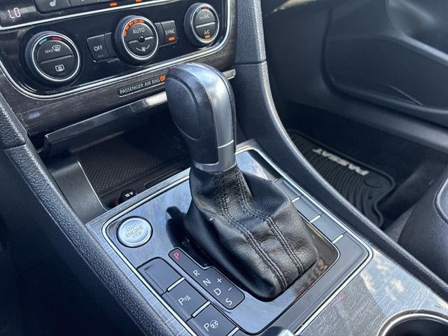 2018 Volkswagen Passat 2.0T SEL Premium Auto