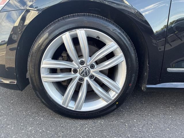 2018 Volkswagen Passat 2.0T SEL Premium Auto
