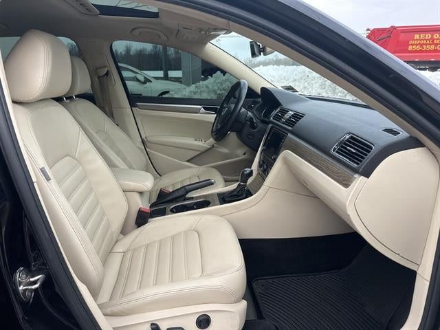 2018 Volkswagen Passat 2.0T SEL Premium