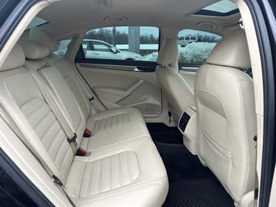 2018 Volkswagen Passat 2.0T SEL Premium