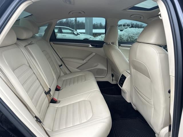 2018 Volkswagen Passat 2.0T SEL Premium