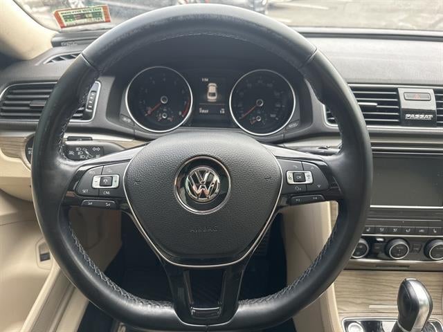 2018 Volkswagen Passat 2.0T SEL Premium