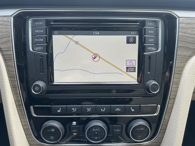 2018 Volkswagen Passat 2.0T SEL Premium