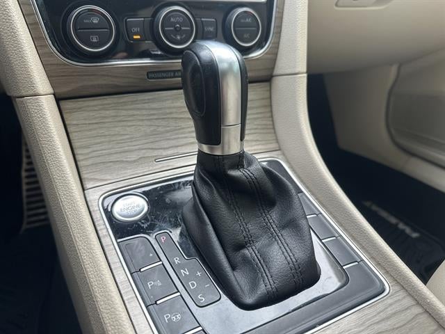 2018 Volkswagen Passat 2.0T SEL Premium