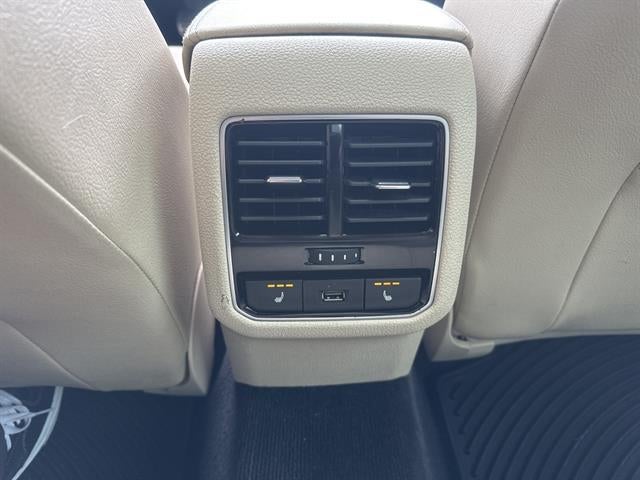 2018 Volkswagen Passat 2.0T SEL Premium