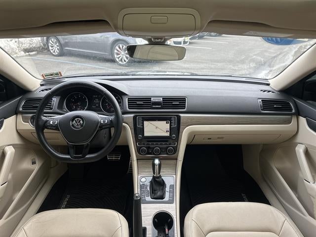 2018 Volkswagen Passat 2.0T SEL Premium