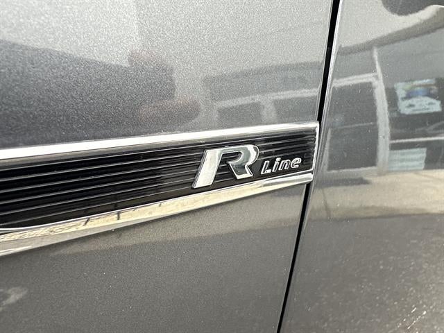 2017 Volkswagen Passat R-Line w/Comfort Pkg Auto