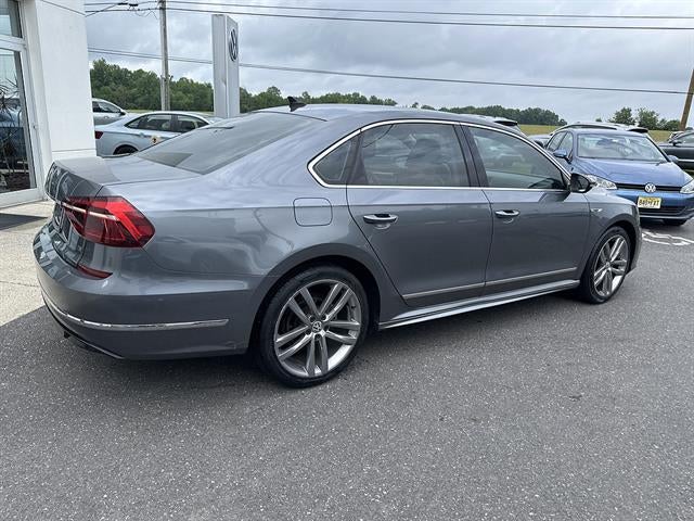 2017 Volkswagen Passat R-Line w/Comfort Pkg Auto